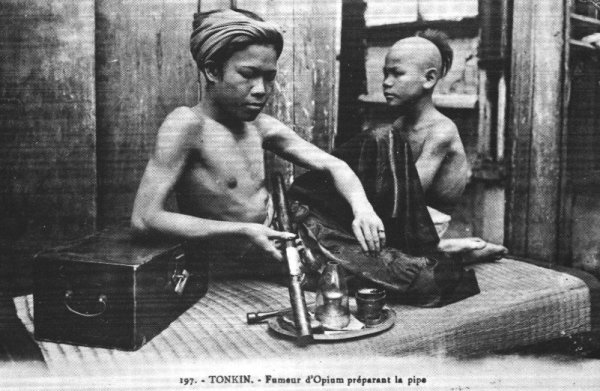 opium-smoking in Tonkin
